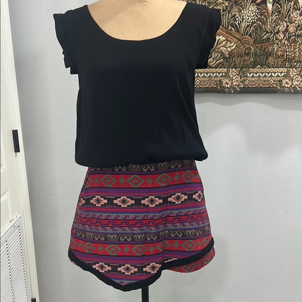 Line‎ And Dot Aztec/Native Print Romper With Pockets. Size M